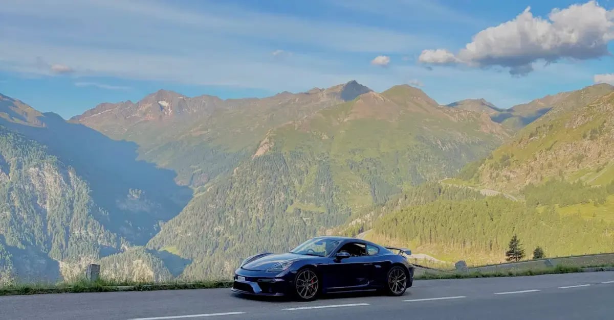 Gantian Blue - Porsche 718 Cayman GT4 - Elev8 Finance