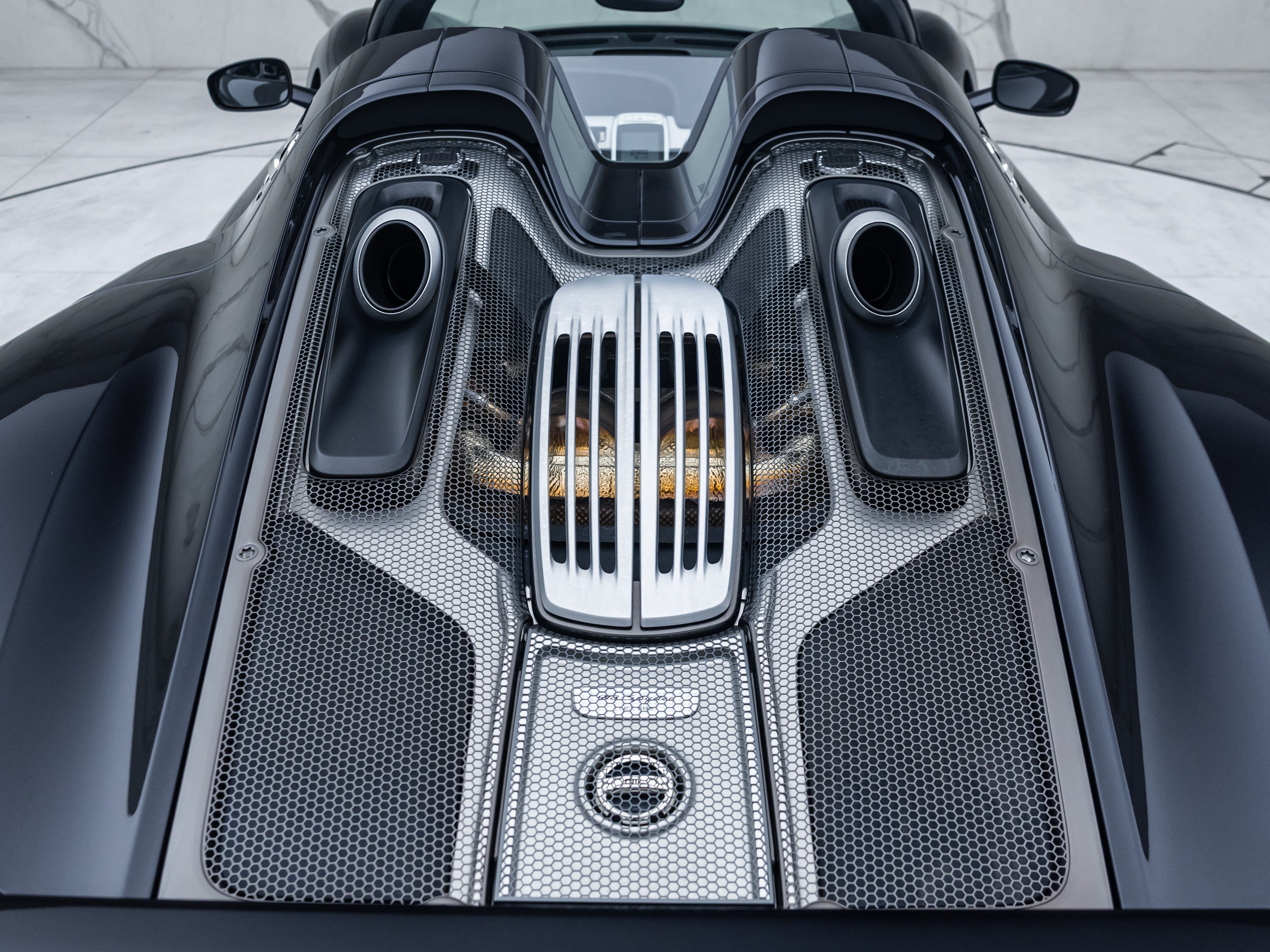 Porsche 918 Spyder engine deck and top-exit exhausts from above