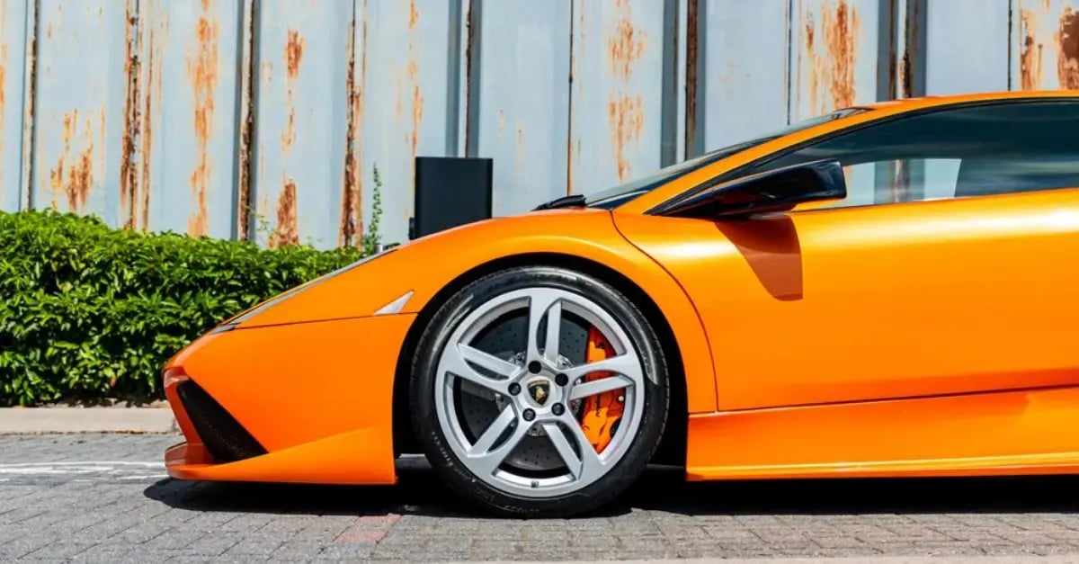 Lamborghini Murcielago LP640 - Side shot