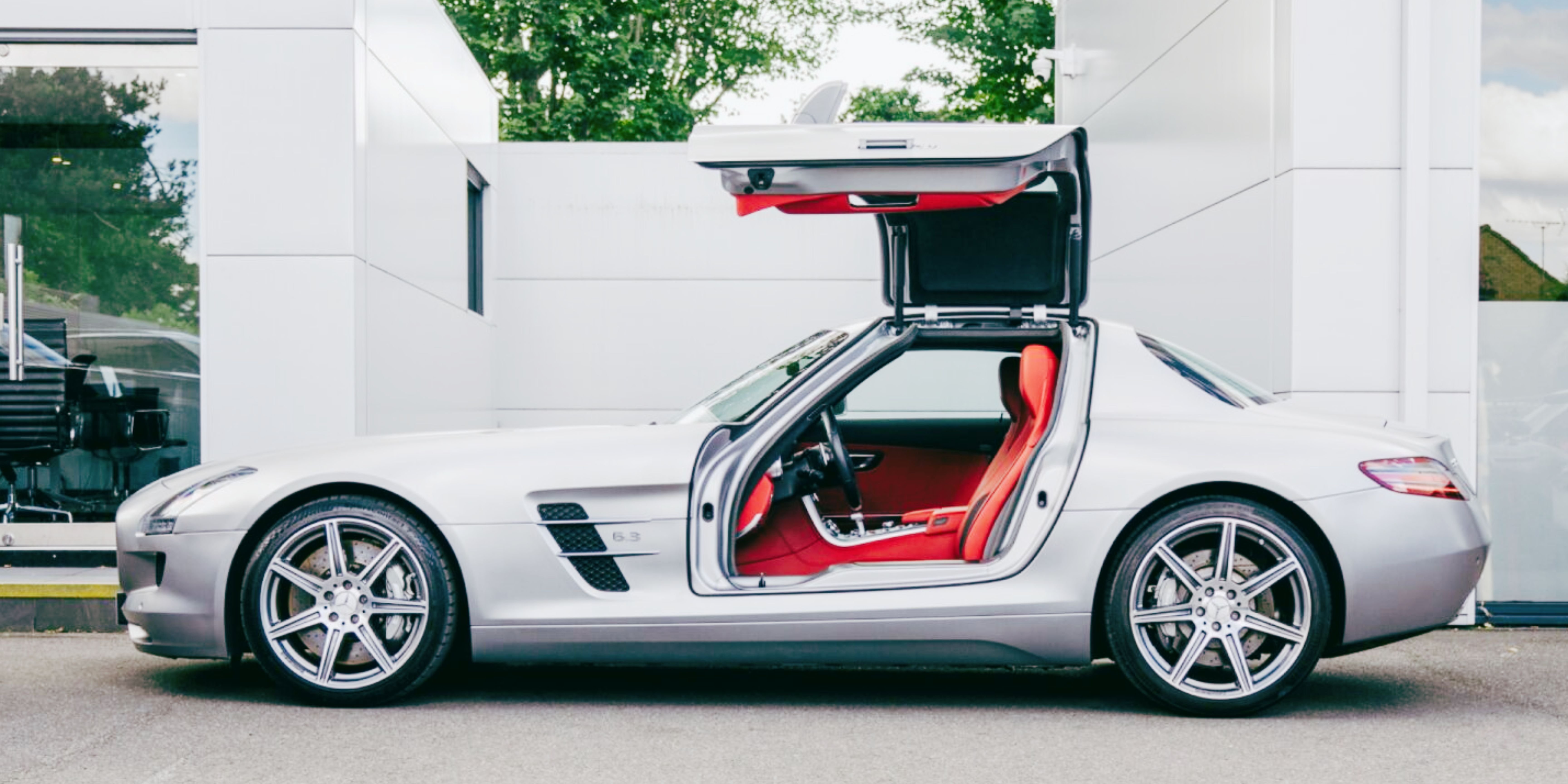 SLS AMG Gullwing image 2