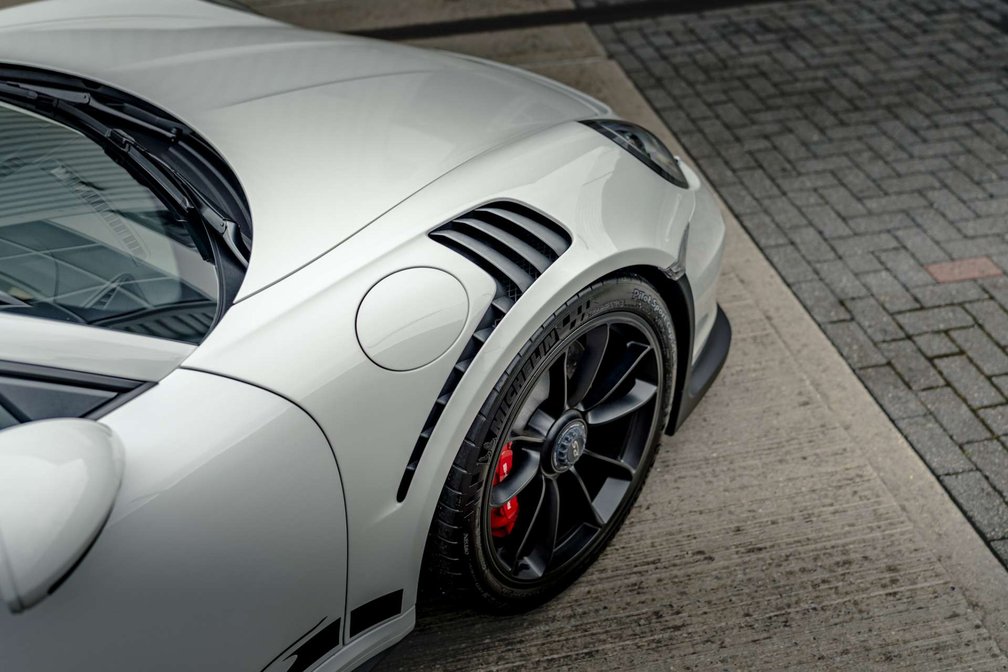 Porsche 911 GT3 RS side profile